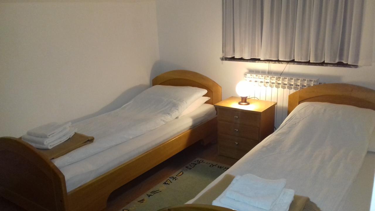 Gradska Kavana Guest House 쿠프레스 외부 사진