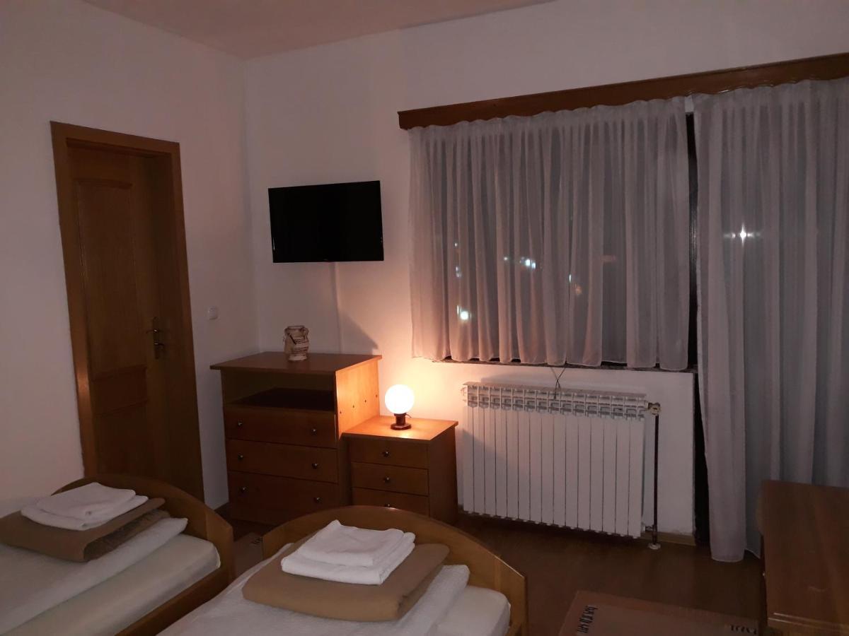 Gradska Kavana Guest House 쿠프레스 외부 사진